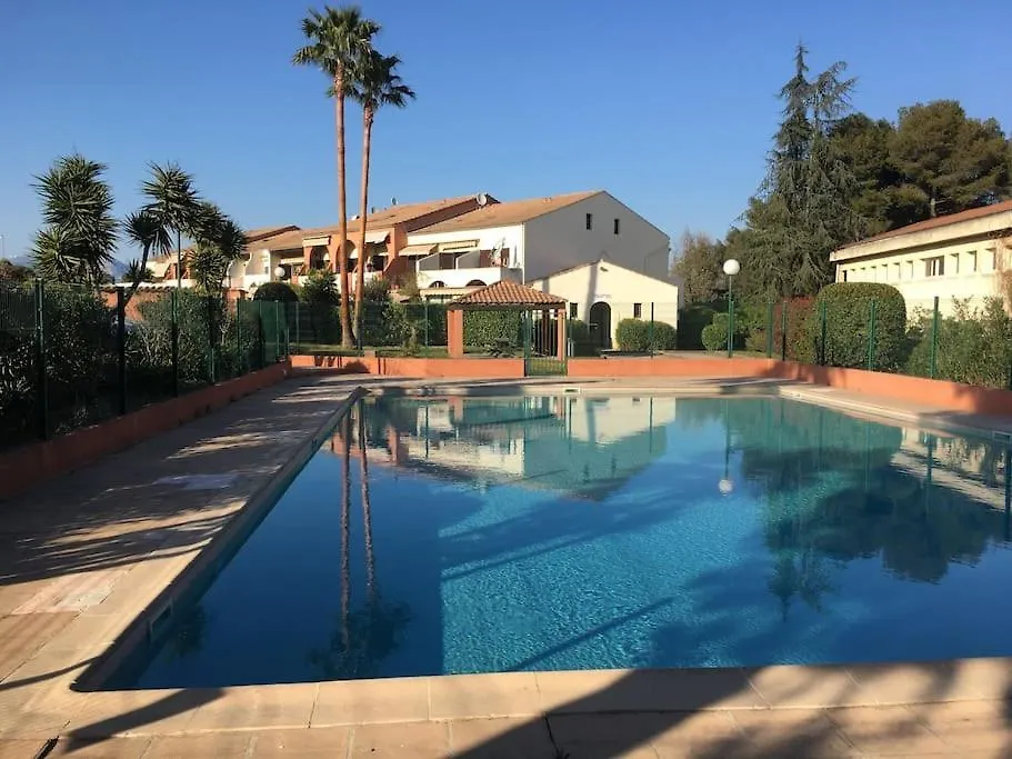 La Calmeraie Villeneuve-Loubet 0*,  France